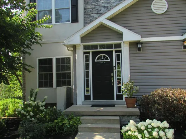 688 Oakwood Ave, State College, PA 16803