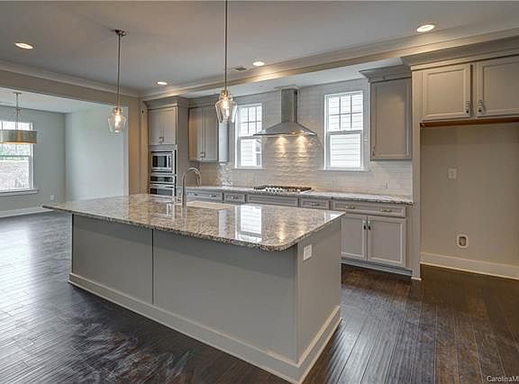 4th image of 121 Slocumb Ln