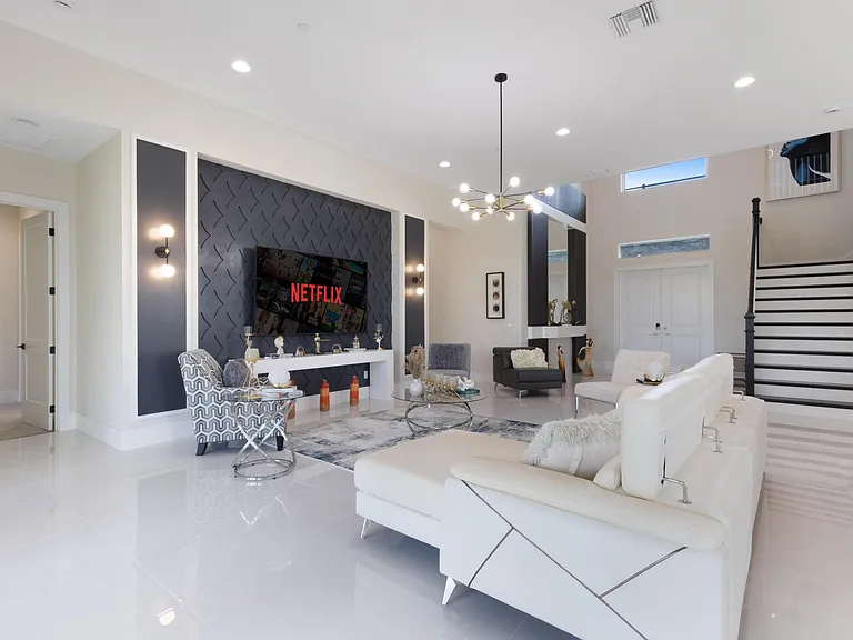 9124 Coral Isles Cir — Photo 12