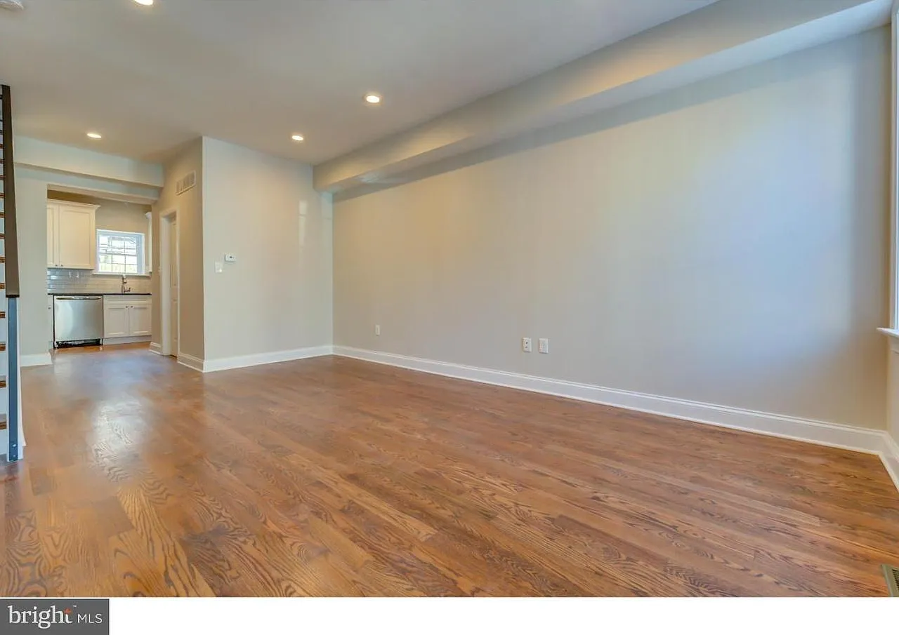 1820 Fernon St — Photo 4