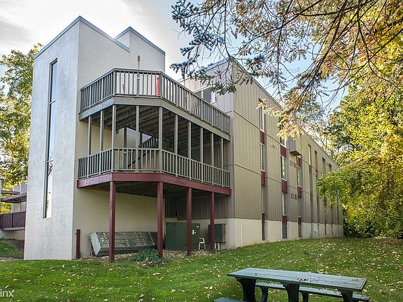 4th image of 712 W Huron St #1