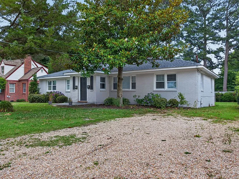 404 Roselynn Ln #A — Photo 2