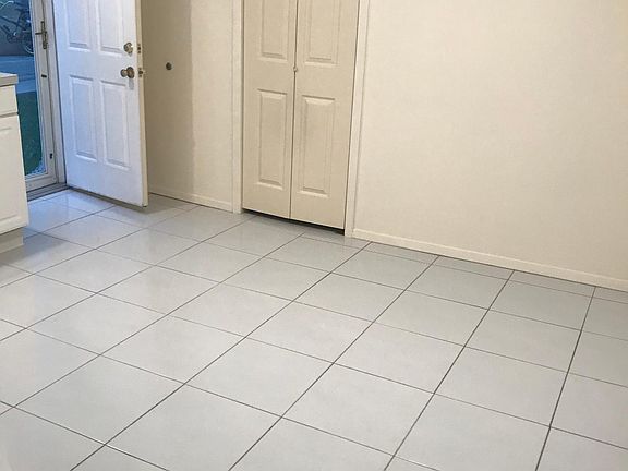5th image of 244 Hawthorne Ave Floor 1