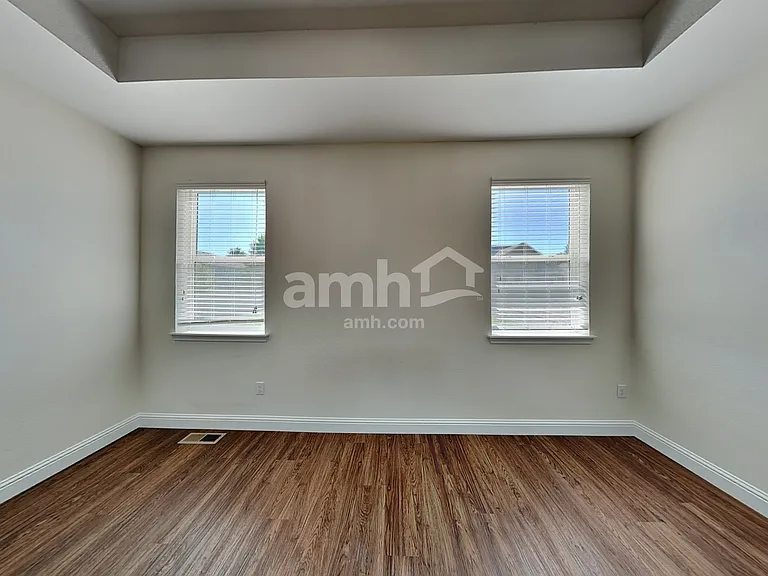 10204 Dogwood St — Photo 6