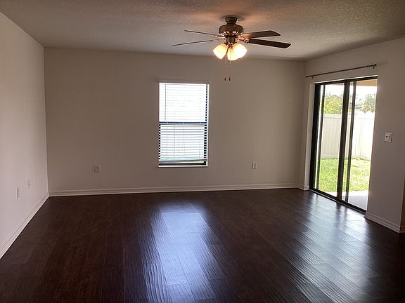 4th image of 1224 Brenton Leaf Dr