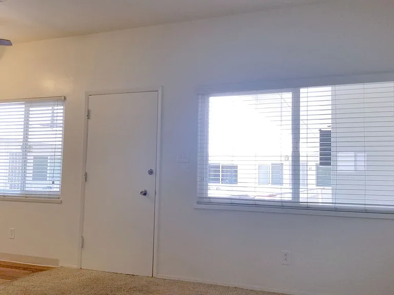 1465 Grand Ave — Photo 47