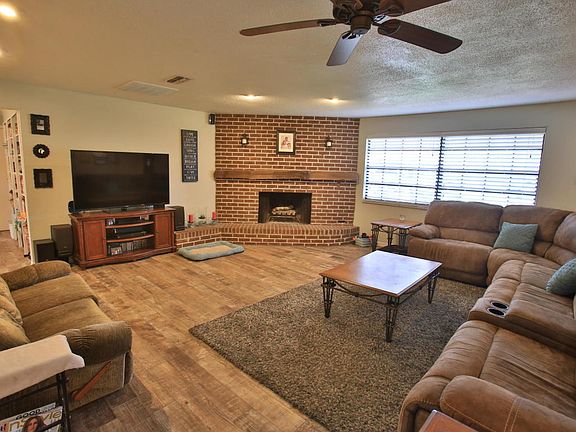 5th image of 20 Whippoorwill Ln