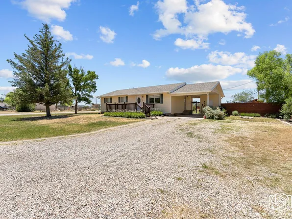 4449 N Magnolia Dr, Enoch, UT 84721