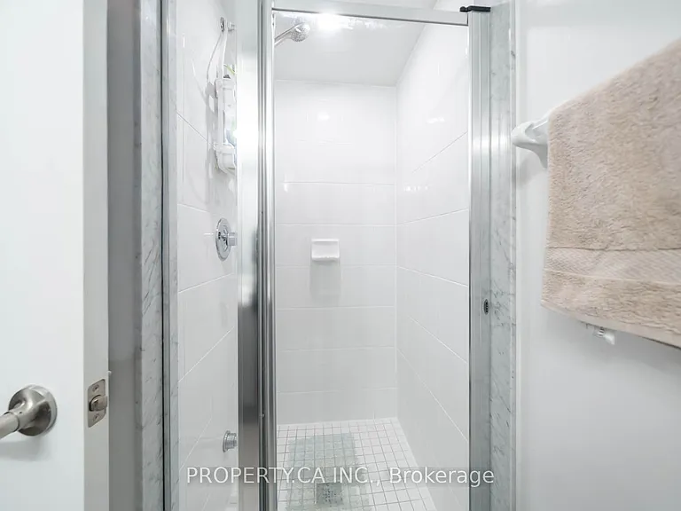 1776 A Lawrence Ave W #1 — Photo 12