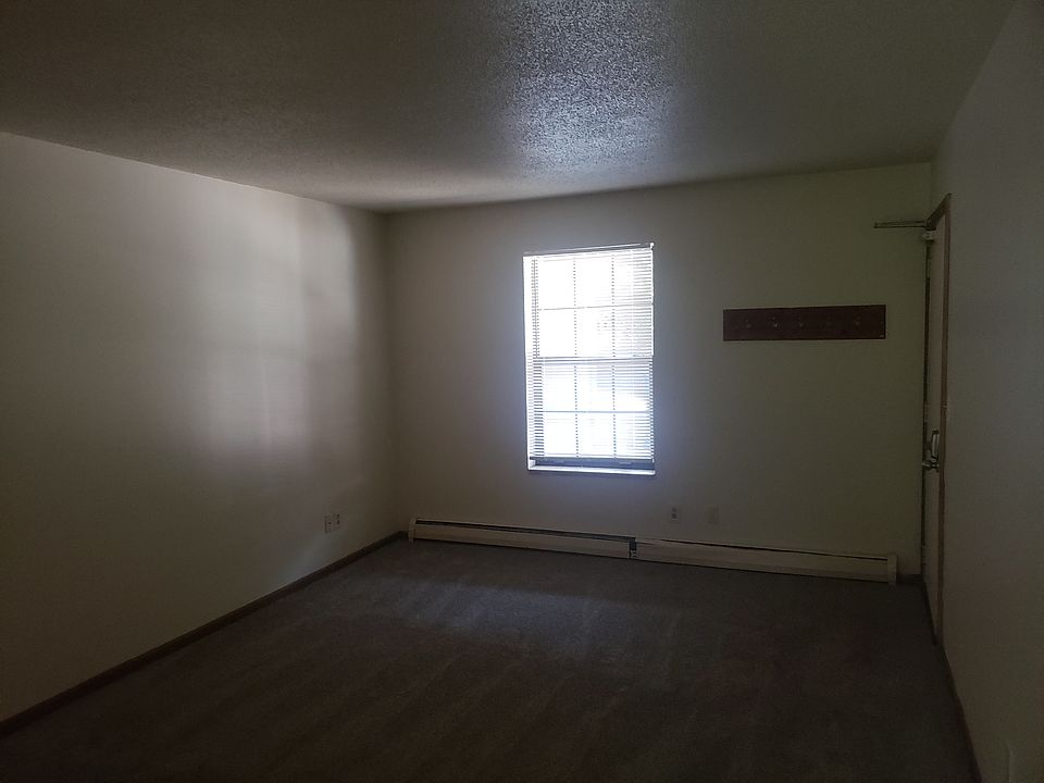 1st image of 1401 Elmdale St NE #D