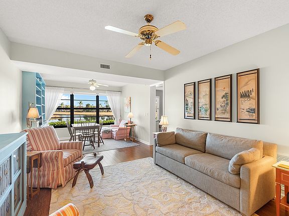3rd image of 33 Plantation Dr APT 103