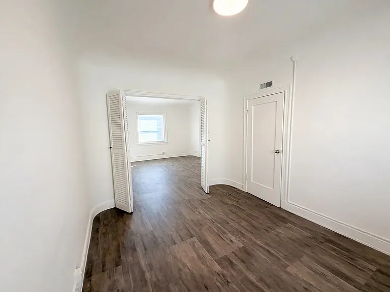 Donaldson Arms Apartments — Photo 4