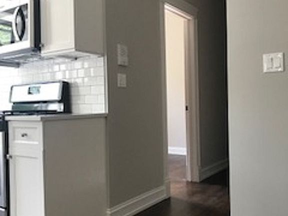 5th image of 2441 W Thomas St #1N