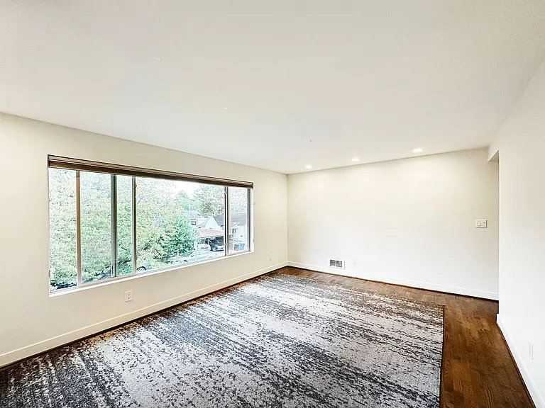 3803 Carr Pl N — Photo 5