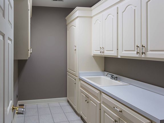 5th image of 4444 Deerfield Dr