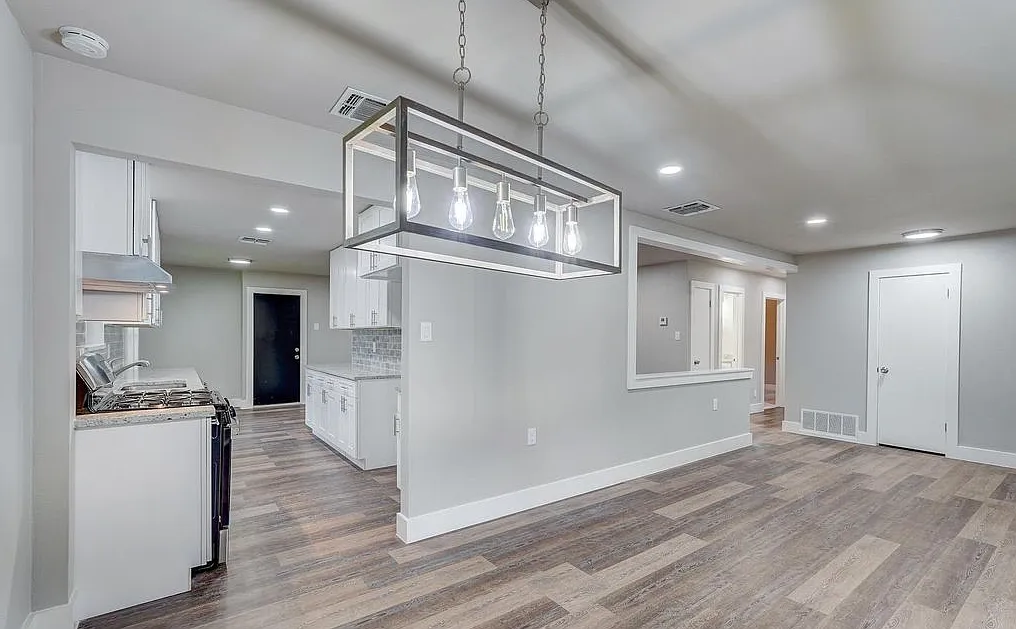 3 bed, 1655 sqft, $2,200 — Photo 4