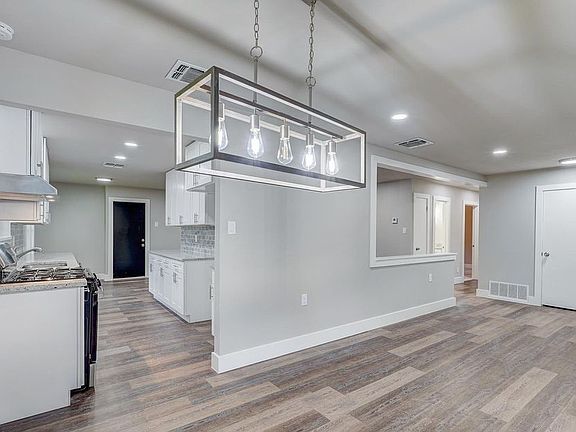4th image of 850 Timber Dr