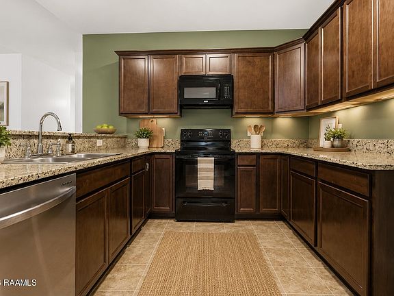 5th image of 321 Elwick Dr