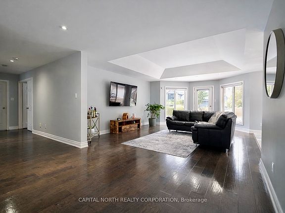 5th image of 8 Downer Cres