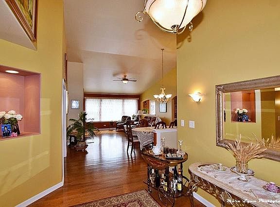4th image of 1462 Hawksley Ln