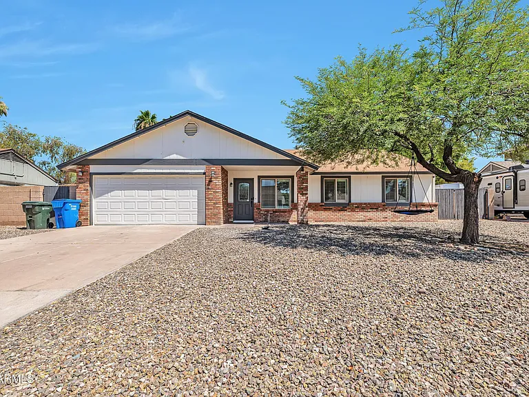 6502 E Grandview Dr — Photo 1