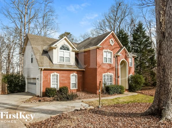 47 Camelot Ct
