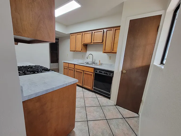 1511 Vanderbilt Dr #1511 — Photo 7