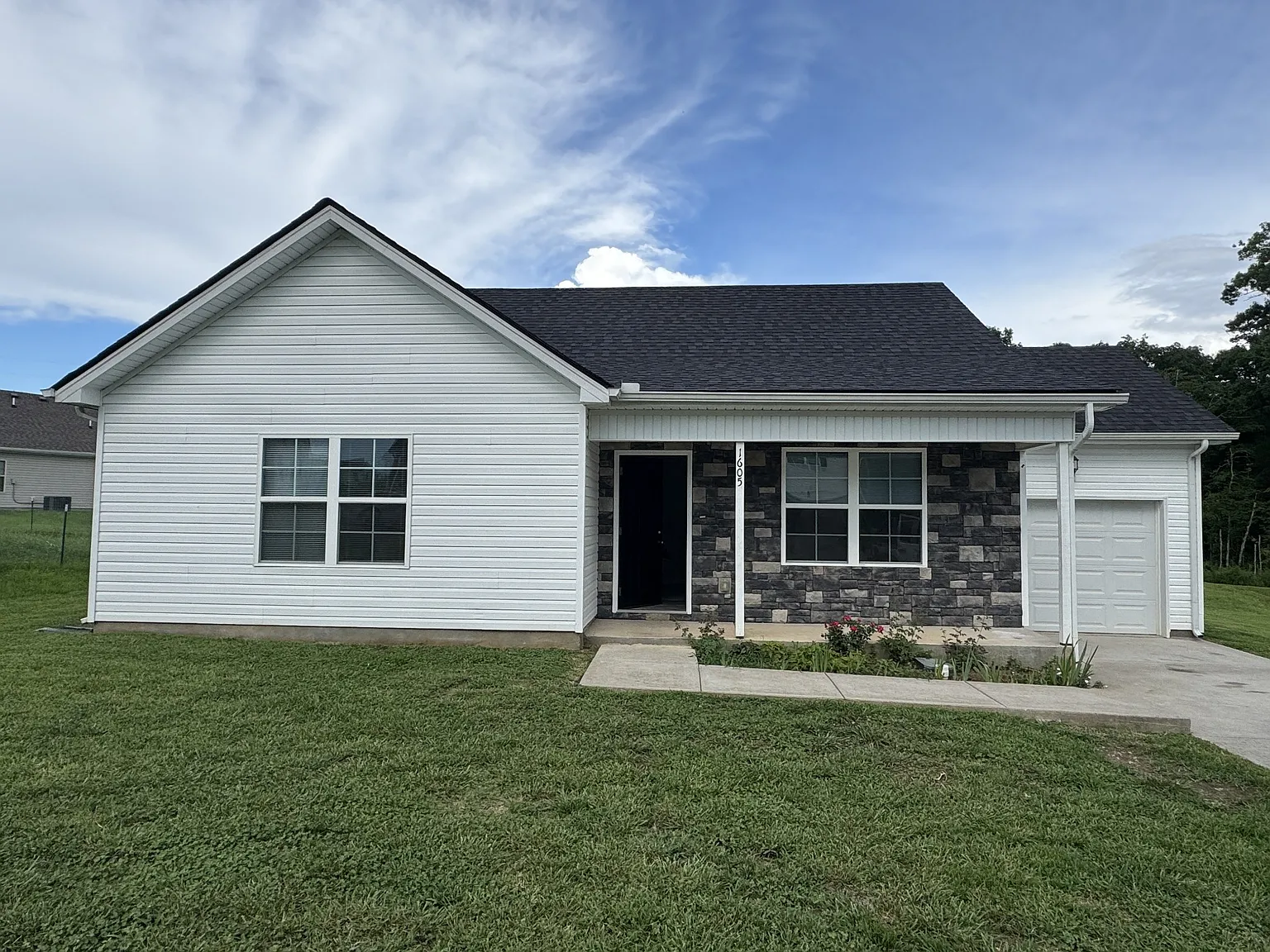 3 bed, 2.0 bath, 1117 sqft, $1,850 — Photo 1