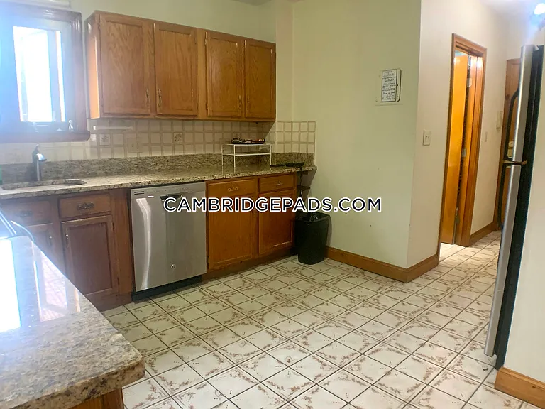 1124 Cambridge St #1 — Photo 11