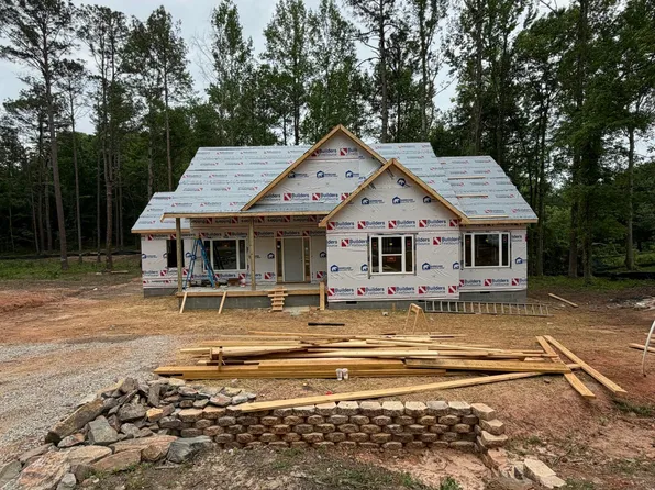 31 Menowa Dr, Dadeville, AL 36853