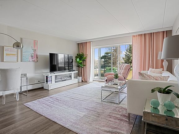 4th image of 16 E Old Willow Rd APT 223S