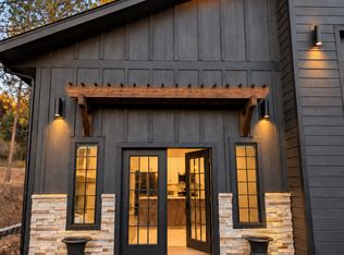 8727 S Harmon Rd, Spokane, WA 99223
