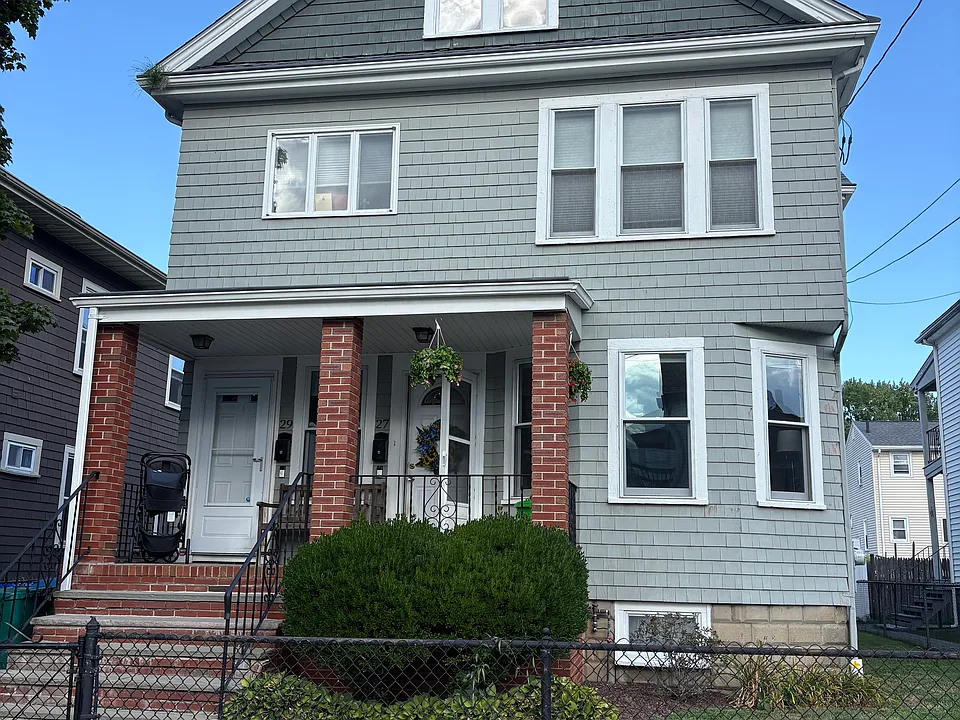 29 Lewis St #2