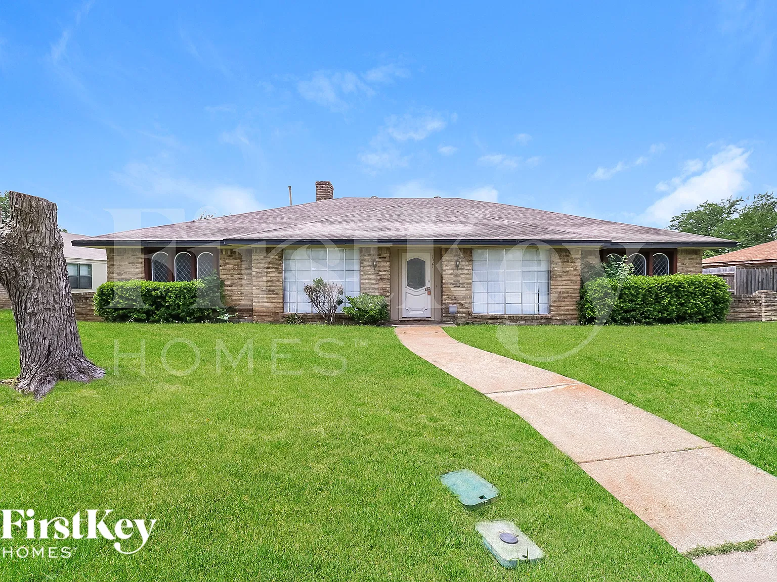 3 bed, 2.0 bath, 2319 sqft, $1,855 — Photo 1