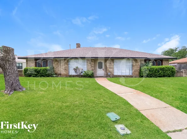 1021 Shadywood Ln, Desoto, TX 75115
