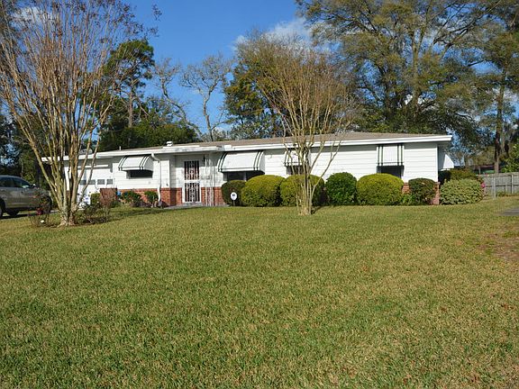 2nd image of 825 Leonie Cir
