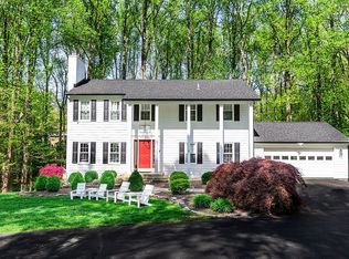 1107 Challedon Rd, Great Falls, VA 22066