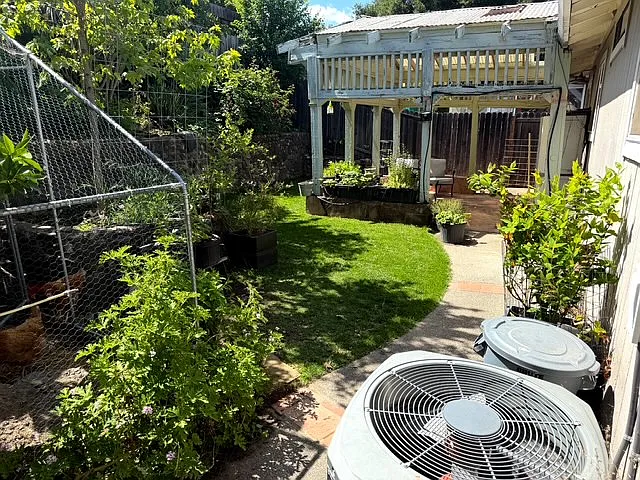 519 N Jefferson St — Photo 11
