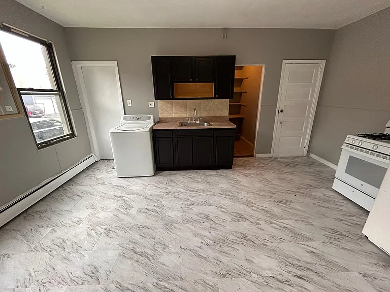 47 Orange St #1S — Photo 1