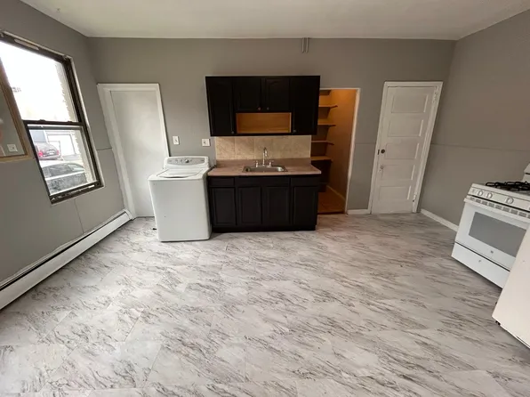 47 Orange St #1S, Hartford, CT 06106