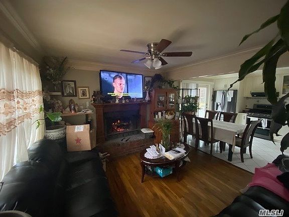 4th image of 80 Crystal Dr