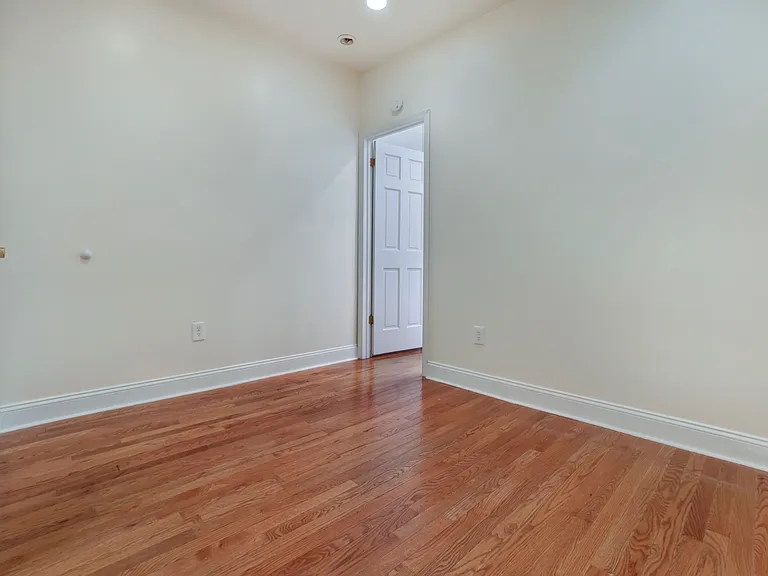 185 E 3rd St #2C — Photo 3