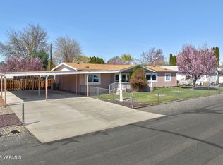 150 Four Hills Dr, Yakima, WA 98908