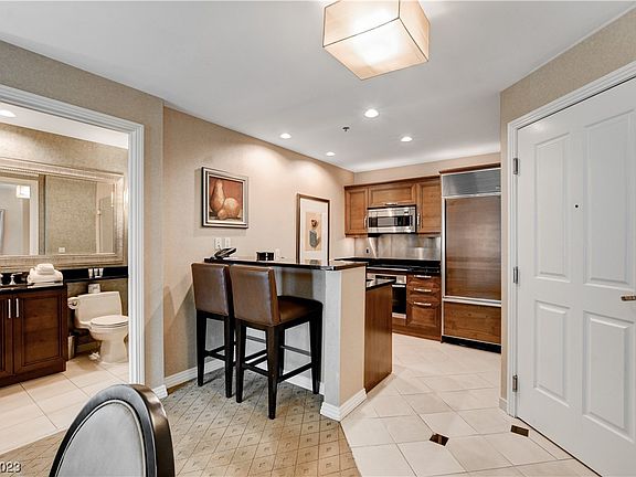 3rd image of 135 Harmon Ave #3121