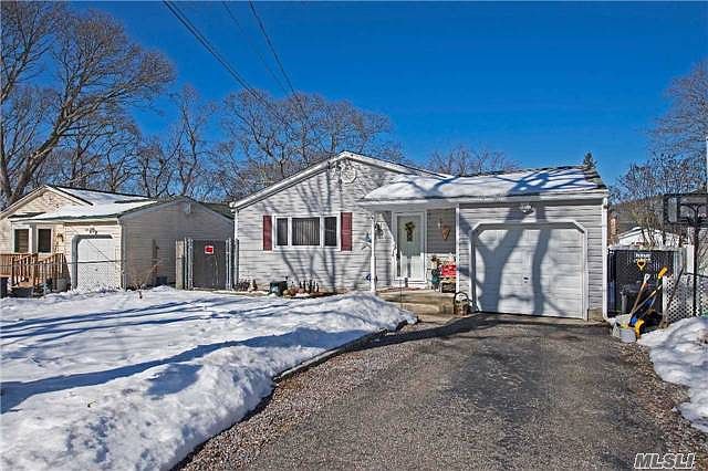 1st image of 27 Laurel Pl