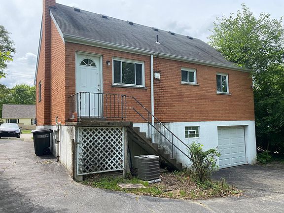 2nd image of 880 Ivyhill Dr