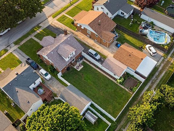 3rd image of 2330 Lynch Ave