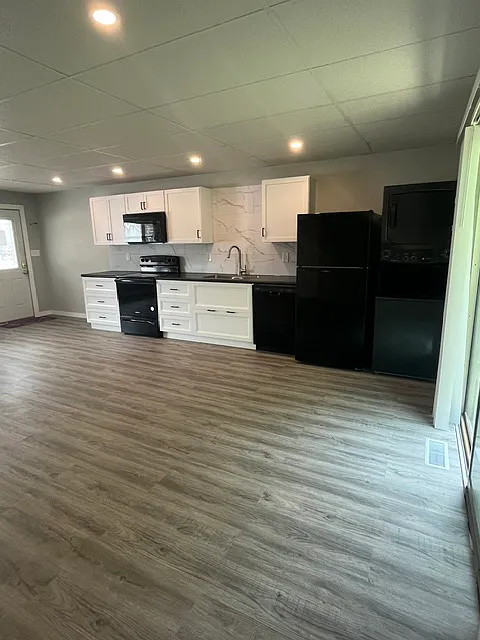 2 bed, 1.5 bath, $1,050 — Photo 2