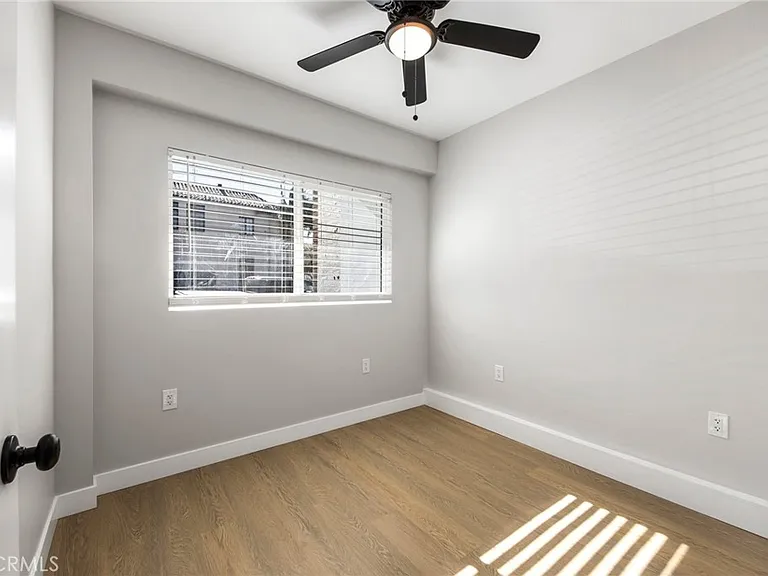 1107 E 3rd #9 — Photo 10
