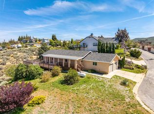 14761 Flintstone Dr, Lake Hughes, CA 93532